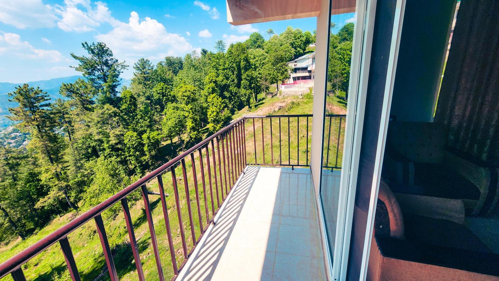 Aqua Apartment Murree Extérieur photo