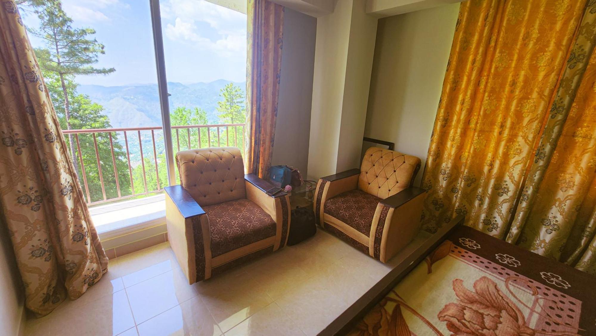 Aqua Apartment Murree Extérieur photo